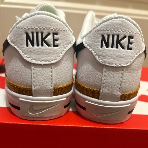 NEW!! Nike Court Legacy Sneakers Womens - Picture 9 of 11